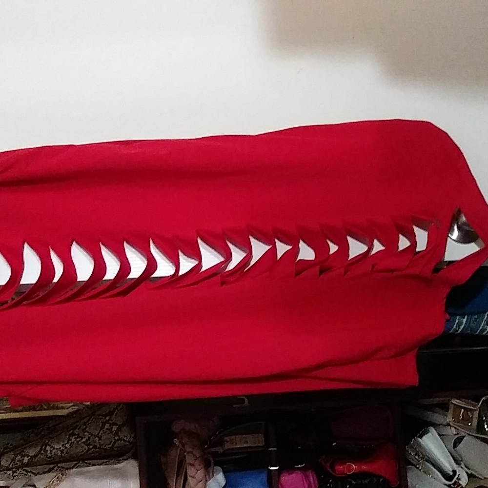 clothes - Picture 3 of 4